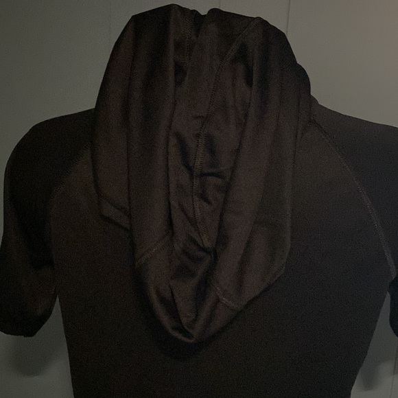 Boys hooded short sleeve lightweight tee shirt UPF 50+ - Picture 2 of 5